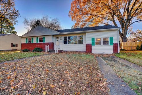 8041 Wedgewood Dr, Norfolk, VA, 23518-3148 | Card Image