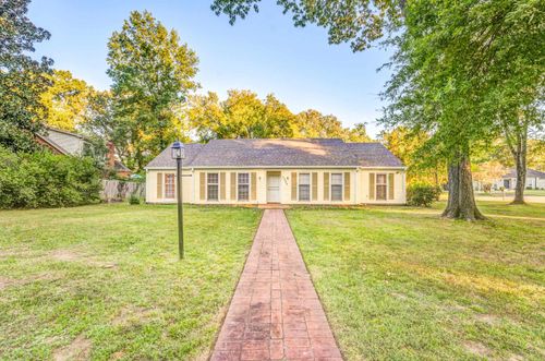 2584 Cedar Ridge Dr, Germantown, TN, 38138-6016 | Card Image