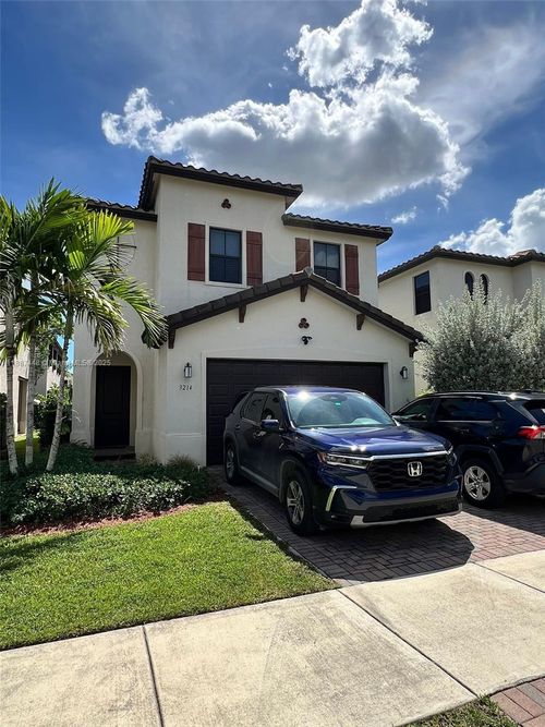 3214 W 97th St, Hialeah, FL, 33018-2041 | Card Image