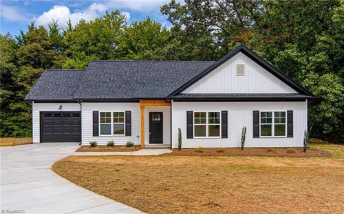 344 Lee Avenue, Yadkinville, NC, 27055 | Card Image