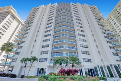 711 - 3430 Galt Ocean Dr, Condo with 2 bedrooms, 2 bathrooms and null parking in Fort Lauderdale FL | Image 1