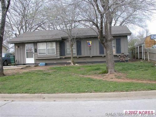 517 E 57th St N, Tulsa, OK, 74126-2256 | Card Image