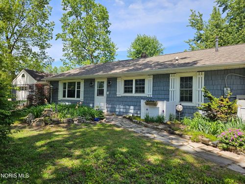 8010 Hill Ave, Holland, OH, 43528-9708 | Card Image