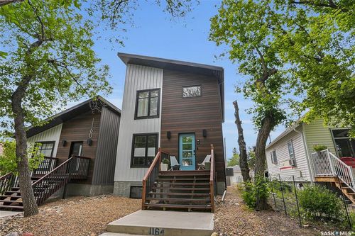 1164 Willow Ave, Moose Jaw, SK, S6H1G8 | Card Image