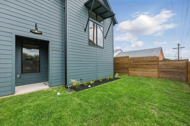 2 - 2105 Sl Davis Ave, House other with 3 bedrooms, 3 bathrooms and null parking in Austin TX | Image 4