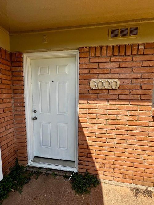 b-3000 Buffalo Gap Rd, Abilene, TX, 79605-6868 | Card Image