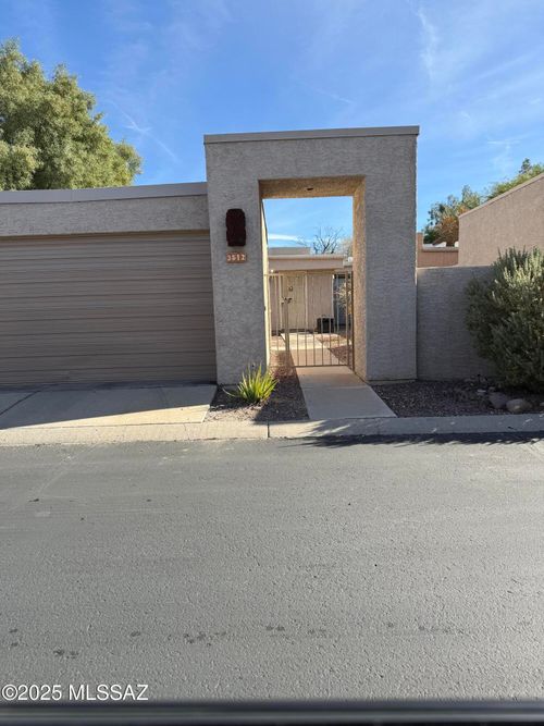 3512 N Charter Oak Way, Tucson, AZ, 85712 | Card Image