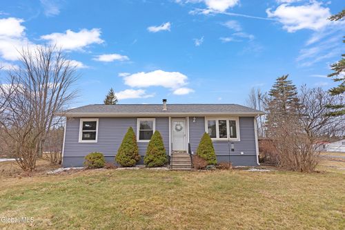 9 Reservoir Rd, Altamont, NY, 12009-3231 | Card Image