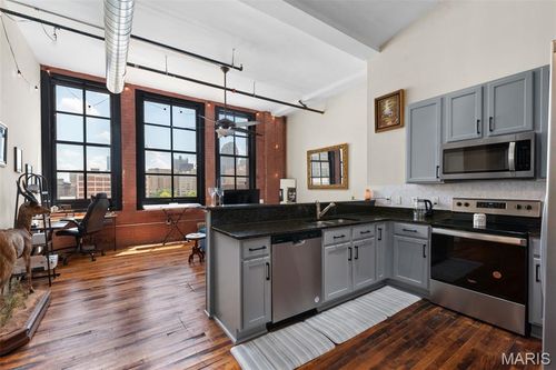 r411-1520 Washington Ave, Saint Louis, MO, 63103-1840 | Card Image
