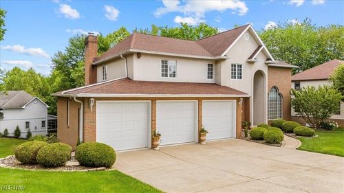 1405 Greenmont Hills Dr, Vienna, WV, 26105-3281 | Card Image