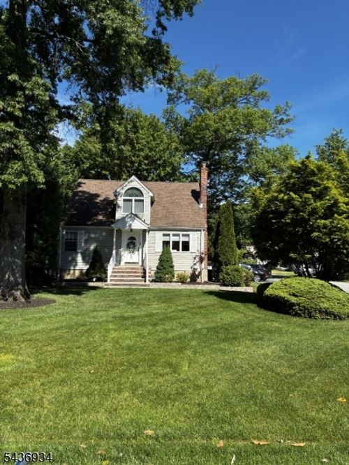 29 Chestnut Dr, Wayne, NJ, 07470-5705 | Card Image