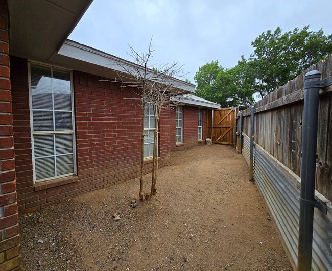 Side Yard - West Side | Image 38