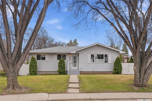 1663 Alexandra Avenue, Saskatoon, SK, S7K3C4 | Card Image
