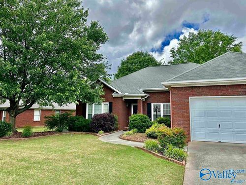 111 Tumbleweed Dr, Madison, AL, 35758-7692 | Card Image