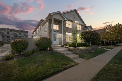 437 N Charles St, Cortland, IL, 60112-4111 | Card Image