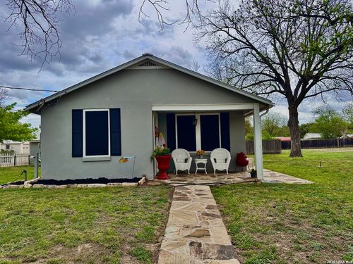 1615 Lorenzo St, Castroville, TX, 78009-4321 | Card Image