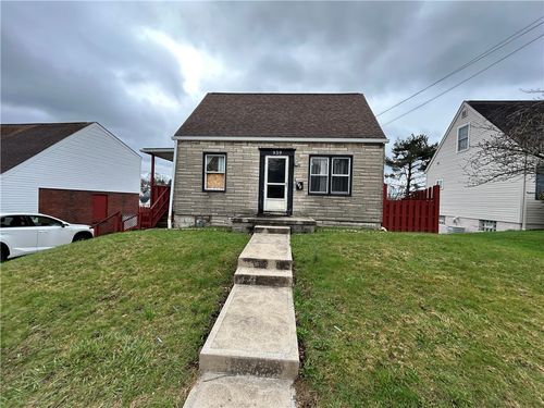 939 Josephine St, N Versailles, PA, 15035 | Card Image
