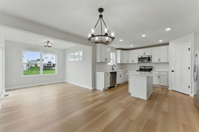 Dining room & kitchen | Image 15