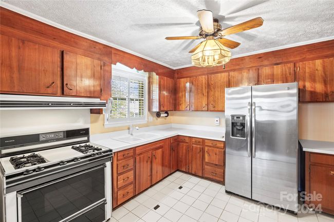 549 Scaleybark Rd, House other with 3 bedrooms, 2 bathrooms and null parking in Charlotte NC | Image 10