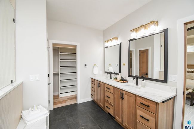 6504 E Hawker Trl, House other with 5 bedrooms, 4 bathrooms and null parking in Sioux Falls SD | Image 38