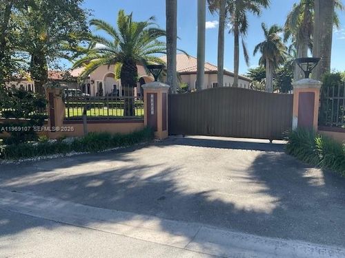 r1-12500 Sw 43rd St, Miami, FL, 33175 | Card Image