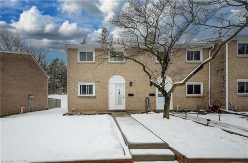 30-206 Green Valley Dr, Kitchener, ON, N2P1G9 | Card Image