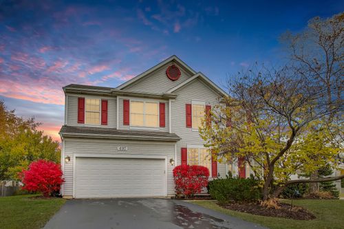 697 Providence Ln, Lindenhurst, IL, 60046-4942 | Card Image