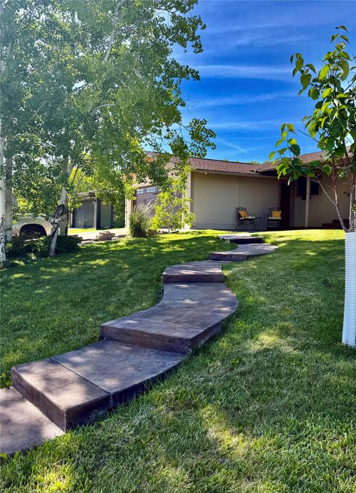 1221 Park Garden Rd, Great Falls, MT, 59404-3627 | Card Image