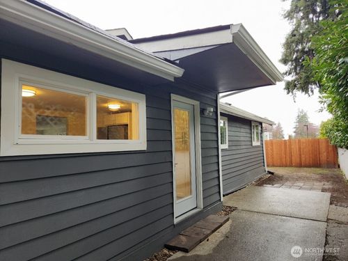 2040 Nw 196th St, Shoreline, WA, 98177-2368 | Card Image