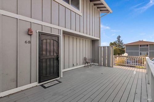 68-100 Sunset Cir, Benicia, CA, 94510-2077 | Card Image
