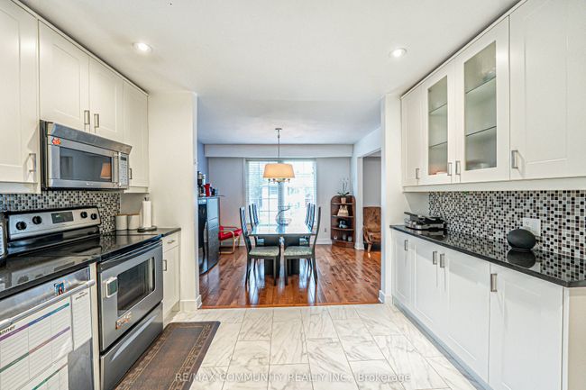 702 Castleguard Cres, House other with 4 bedrooms, 2 bathrooms and 4 parking in Burlington ON | Image 14
