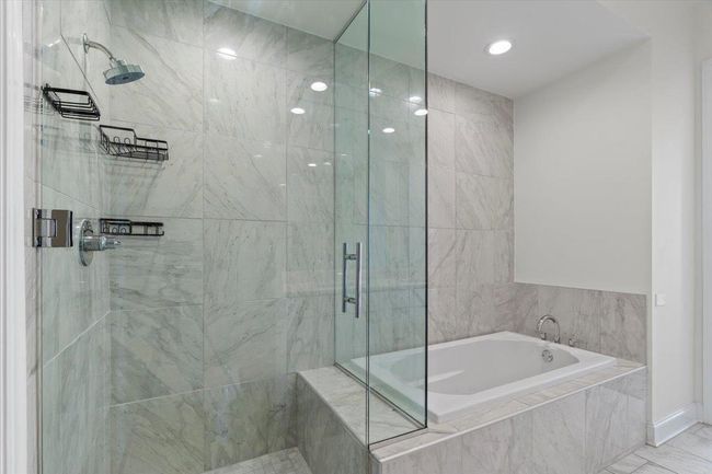 APT-906 - 717 S Riverside Dr, Condo with 3 bedrooms, 3 bathrooms and null parking in Memphis TN | Image 11