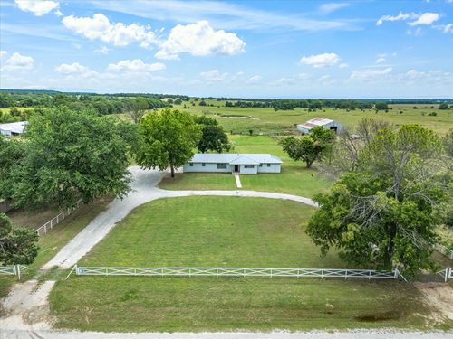 1411 Parker Dairy Rd, Alvord, TX, 76225-3702 | Card Image
