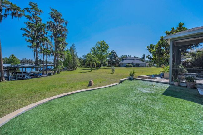 Golf putting green with views of the lake | Image 49