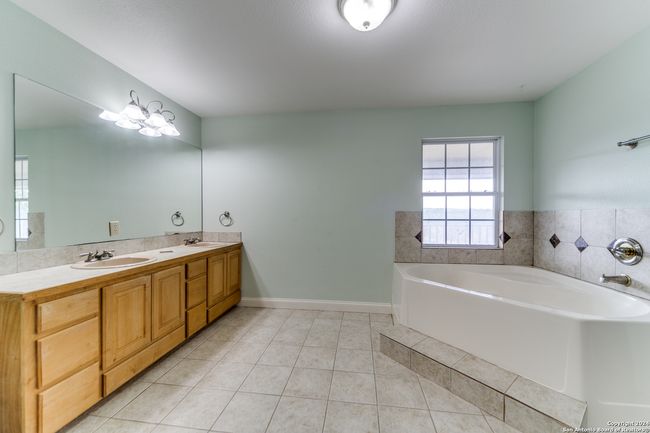 34970 AND 34900 Smithson Valley Rd, House other with 3 bedrooms, 4 bathrooms and null parking in Bulverde TX | Image 15