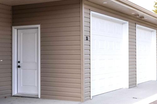 33-200 Legacy Lane, Rimbey, AB, T0C2J0 | Card Image