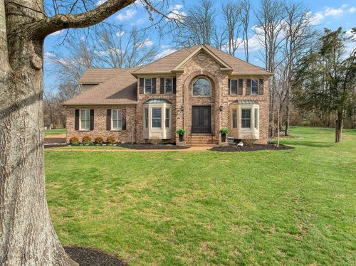 9422 Berkshire Ct, Brentwood, TN, 37027-8438 | Card Image