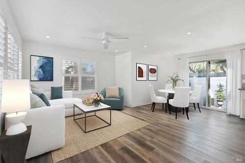 6 Burgundy Way, Yountville, CA, 94599-1376 | Card Image