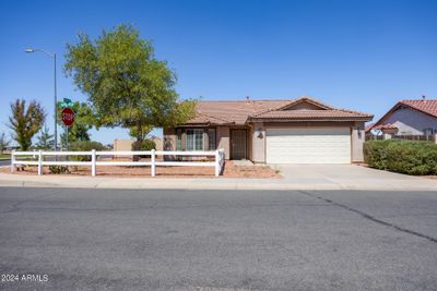 412 E Dartmouth Drive, House other with 4 bedrooms, 2 bathrooms and null parking in Casa Grande AZ | Image 2