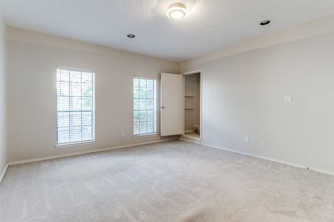Door to the third floor | Image 13