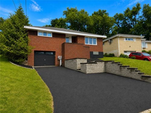 2019 Arnold Acres Dr, Pittsburgh, PA, 15205-4105 | Card Image