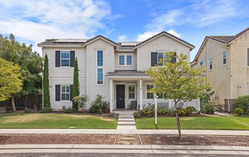 690 Channel Dr, Lathrop, CA, 95330 | Card Image