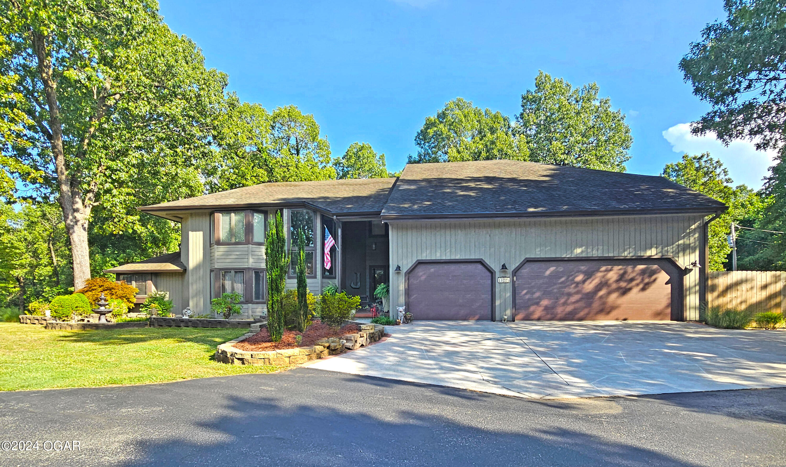 Oakwood Trail Rd, Neosho, MO 64850