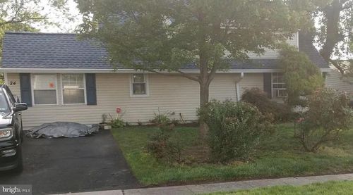 24 Geranium Rd, LEVITTOWN, PA, 19057-3316 | Card Image