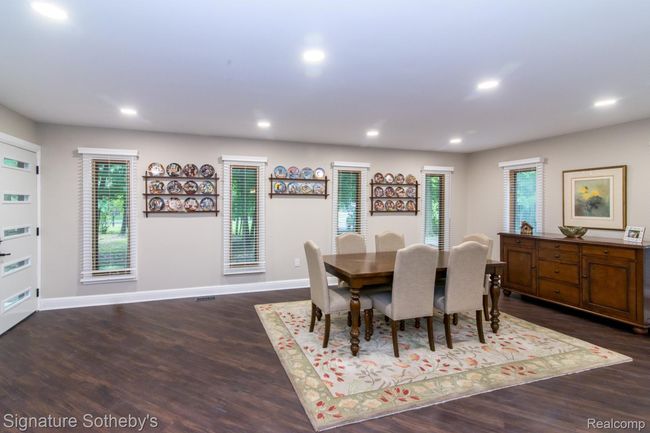 Dining Room with Lots of Windows | Image 10