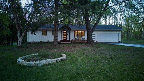 1795 Nolan Ave N, West Lakeland, MN, 55082-1732 | Card Image