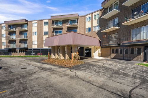 315-9820 S Pulaski Rd, Oak Lawn, IL, 60453-4190 | Card Image