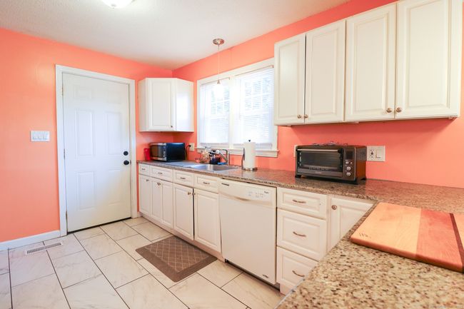 278 Goodwin St, House other with 3 bedrooms, 2 bathrooms and 3 parking in East Hartford CT | Image 6
