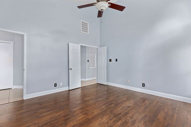 This room always feels warm, open, and just a little tucked away from it all. | Image 23