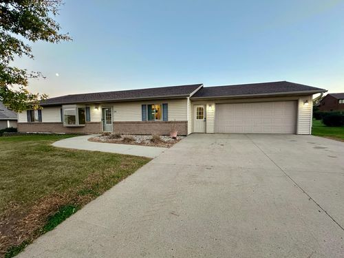 106 E Christensen Dr, Luverne, MN, 56156-2160 | Card Image